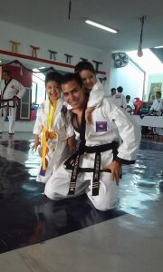 Miguel con sus alumnos