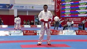 Miguel preparado para su ronda de Kumite